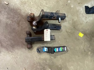 lot 55 image: 4 Receiver Hitches, some wBalls