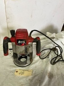 lot 68 image: Skil 2HP 1820 Router