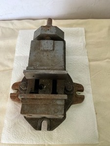 lot 71 image: 4 Vice