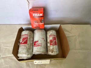 lot 82 image: Filters FF5020m PH8A(2) FF5019, Fleetgard
