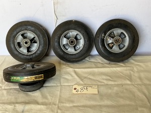 lot 84 image: 4 - 10 x 2 Symmetrical Hubs