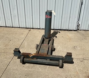 lot 96 image: Tulvan 4000 lbs Air Lift