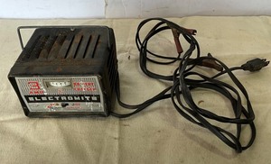 lot 104 image: Electromite 3 amp 6V12V Battery Charger