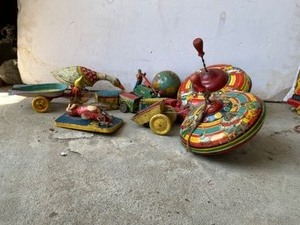 lot 281 image: Antique Metal Toys