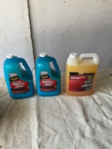 lot 302 image: 3 gal of Car wash & wax soap