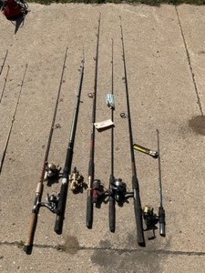 lot 317 image: 6 Fishing rods & reels
