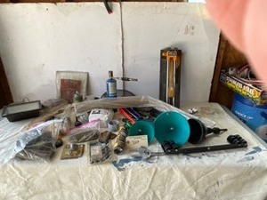 lot 327 image: Lot of Misc Shop & House items