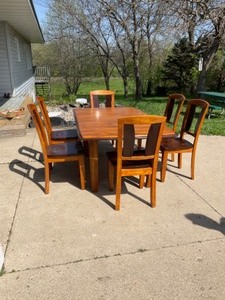 lot 337 image: Dining room table, chair & leaf