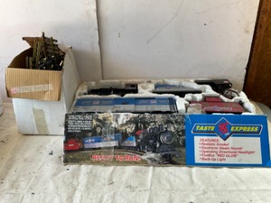 lot 338 image: Taste RC Express train with tracks