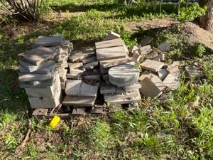 lot 371 image: Mix Pallet of Block  Rounds  Square