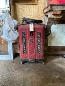 lot 200 image: Marquette Arc Welder with capbles