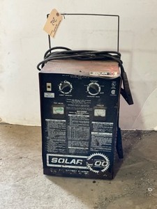 lot 202 image: Solar Battery Charger