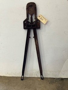 lot 203 image: Vintage Cattle De Horner