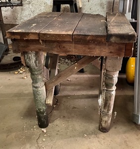 lot 230 image: Wooden Table 28x29