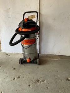 lot 237 image: Kubota Shop - vacuume