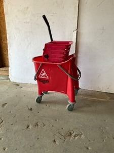 lot 238 image: Unger Mop bucket