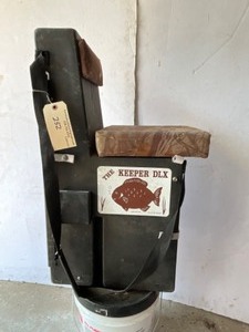 lot 252 image: The keeper DLX - Ice fishing chair