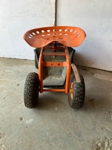 lot 258 image: Garden cart