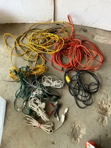 lot 265 image: Lot of Extension Cords