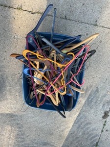 lot 401 image: Tub of Hangers