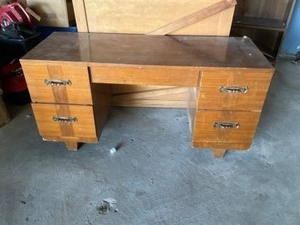 lot 402 image: Wooden Desk wMirror 4 w x Z H