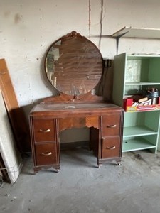 lot 404 image: Wooden Vanity