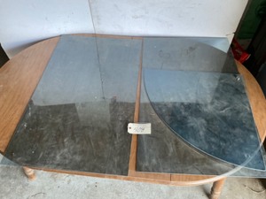 lot 408 image: Z - 40 H x 24 W (Tempered Glass) 14 Thick