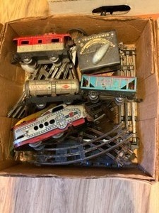 lot 575 image: Union Pacific Train with Tracks
