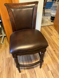 lot 597 image: Tall Bar Stool with Swivel