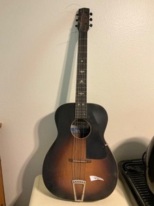 lot 501 image: Super tone Guitar with case