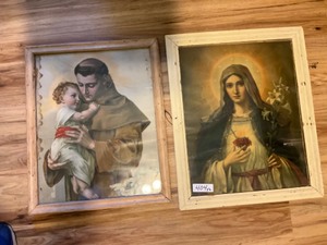 lot 504 image: Vintage Religious pictures