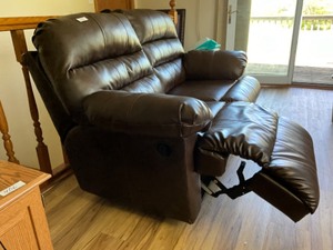 lot 507 image: Sofa