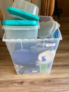 lot 510 image: Large Bin of Food Storage Containers