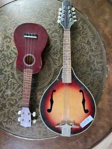 lot 419 image: Mandolin, Ukulele