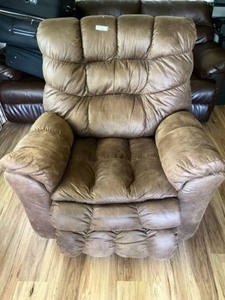 lot 426 image: Vibrating Recliner with remote