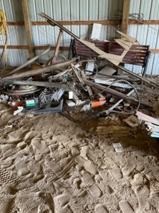 lot 682 image: Lot of Scrap