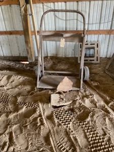 lot 683 image: Steel Welding Cart, holds 2 tanks