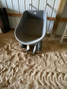 lot 695 image: 2 Wheel Barral Poly