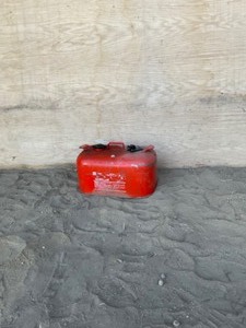 lot 705 image: 5 gal Boat Tank OMC