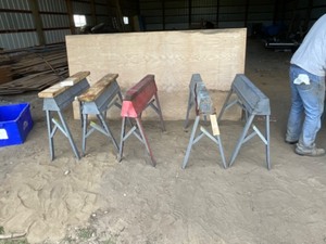 lot 720 image: 5 - Folding Metal Saw Horses