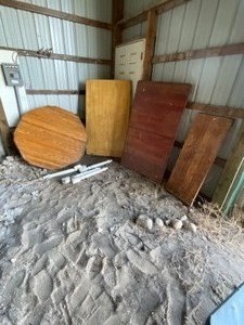 lot 728 image: 3 - Wooden Table Tops  4 Legs