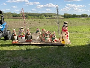 lot 729 image: Out Door Christmas Scene