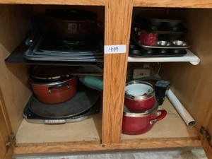 lot 449 image: Lot of Baking Sheets, Pot, Muffin tin