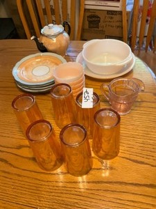 lot 452 image: Lot of vintage dishes - Union tea czecho-stvakia, Fine kink anchor & hocking, Pink Fire king, Tea pot, 2 pie plate
