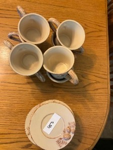 lot 453 image: 8 Coffee Cups & 7 Plates