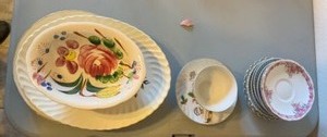 lot 459 image: Decorative Dishes