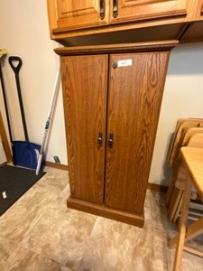 lot 465 image: Cabinet with Storage