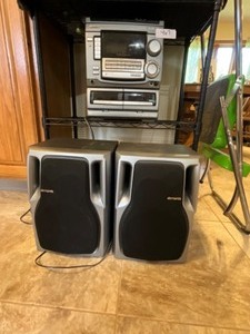 lot 467 image: Radio AIWA CD Radio Cassette & Speakers