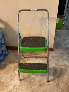 lot 470 image: Vintage Step Stool