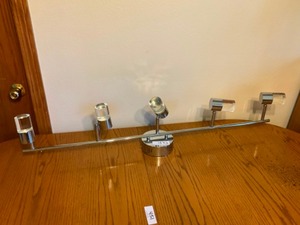 lot 472 image: 4 Adjustable Light